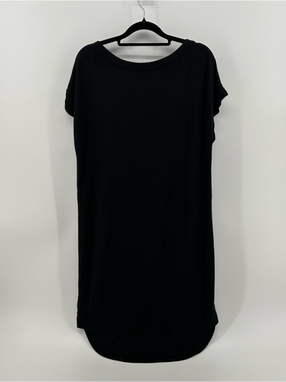 Athleta Black V-Neck Short Sleeve Dress